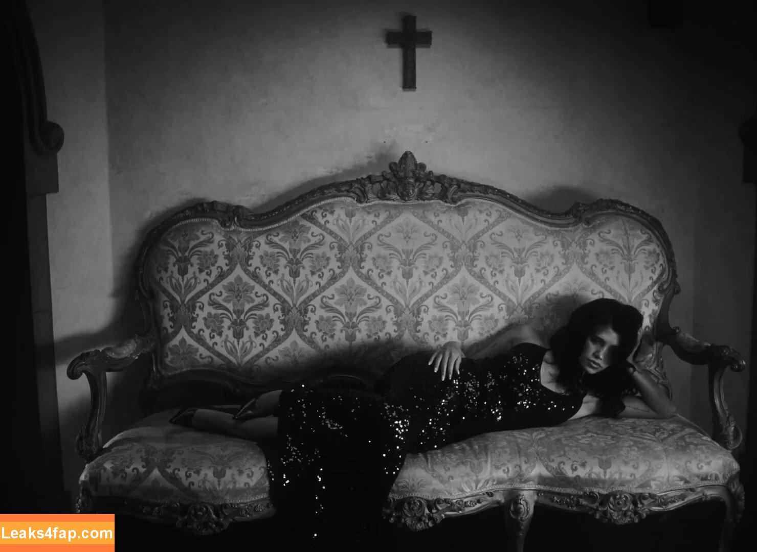 Nessa Barrett / moonologues / nessabarrett leaked photo photo #0393