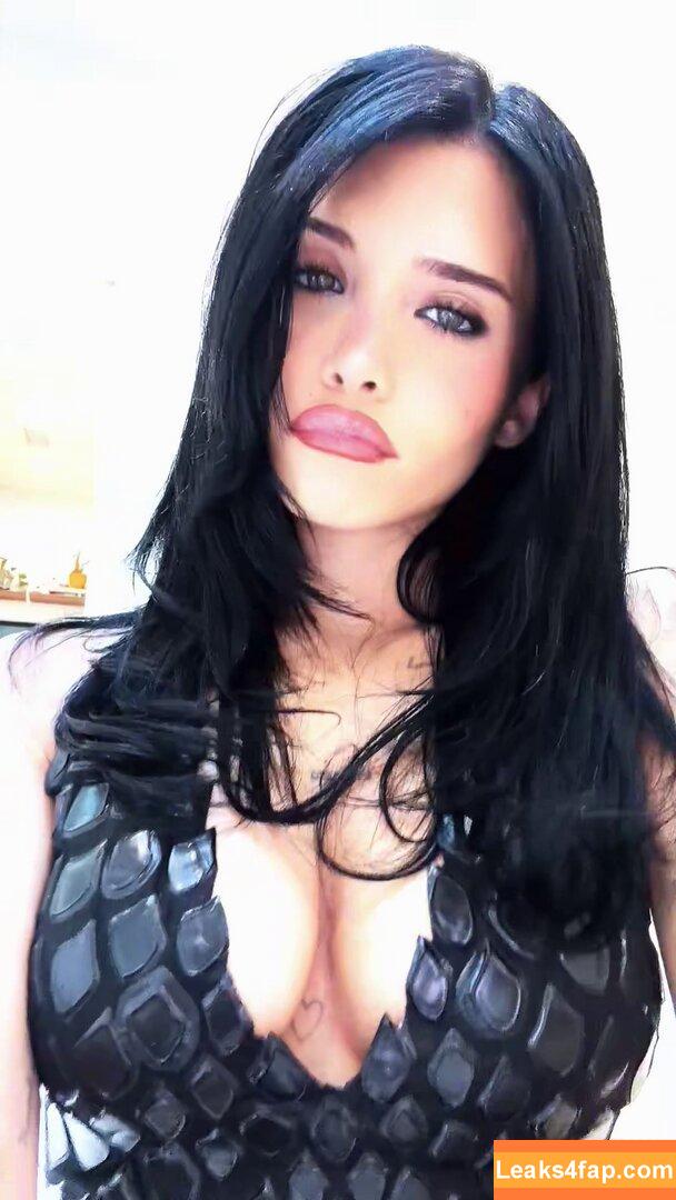 Nessa Barrett / moonologues / nessabarrett leaked photo photo #0403