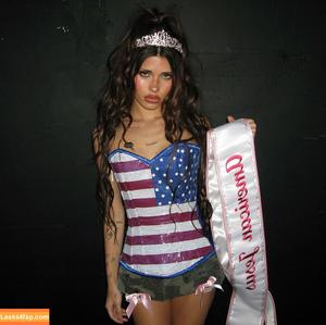 Nessa Barrett photo #0088