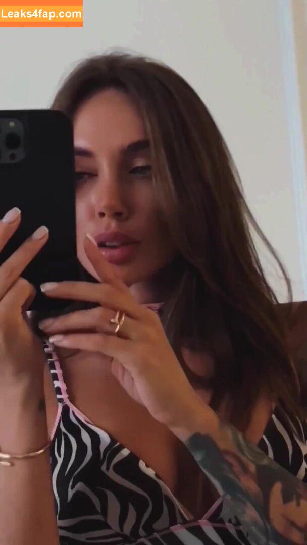 Nessa Orlova / nessamooore / orlova_ness_life / rusmeganfox leaked photo photo #0536