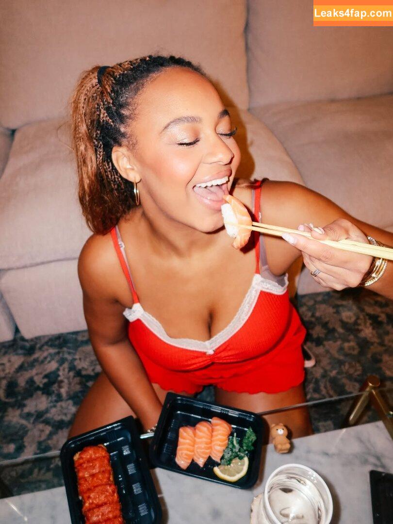 Nia Sioux / niasioux слитое фото фото #0166