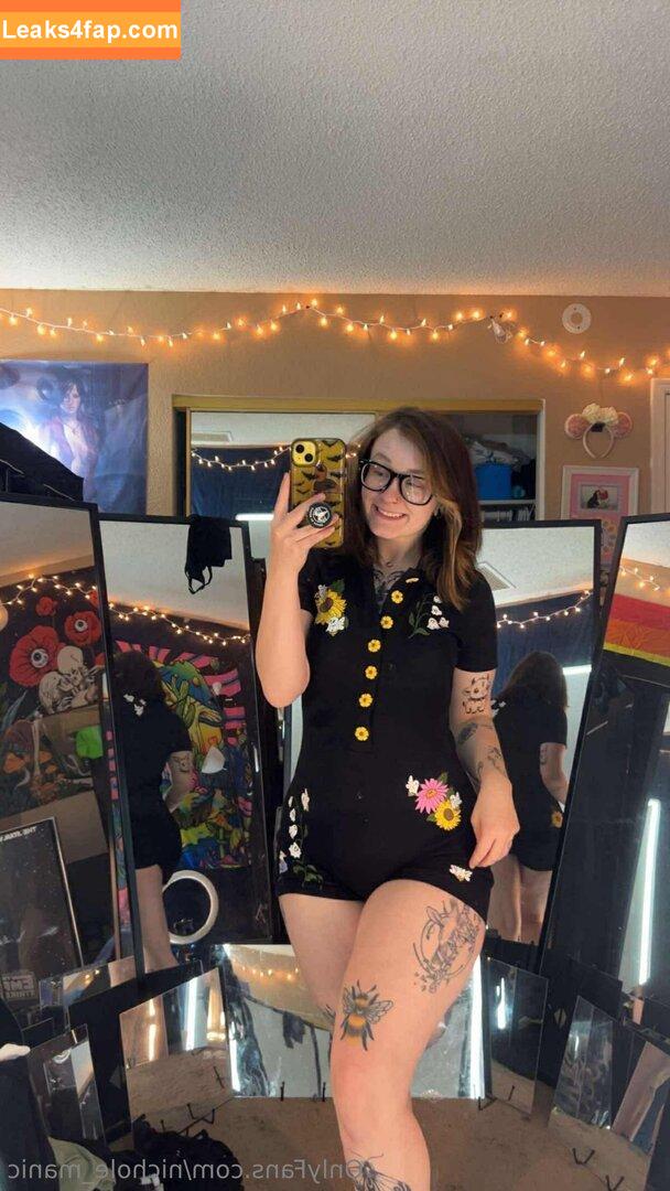 nichole_manic / nichole_is_manic leaked photo photo #0092