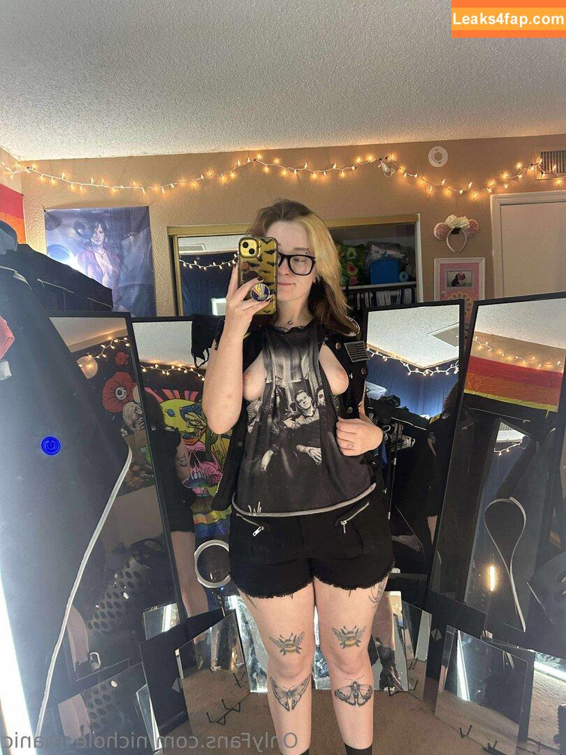 nichole_manic / nichole_is_manic leaked photo photo #0121