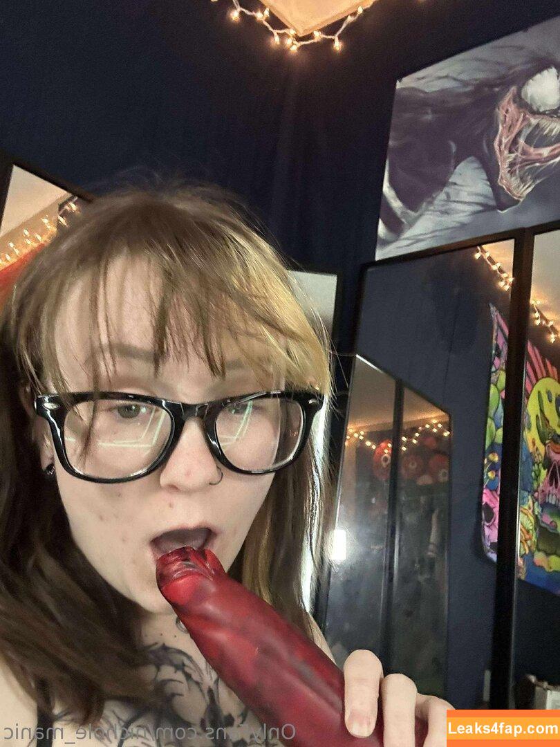 nichole_manic / nichole_is_manic leaked photo photo #0160
