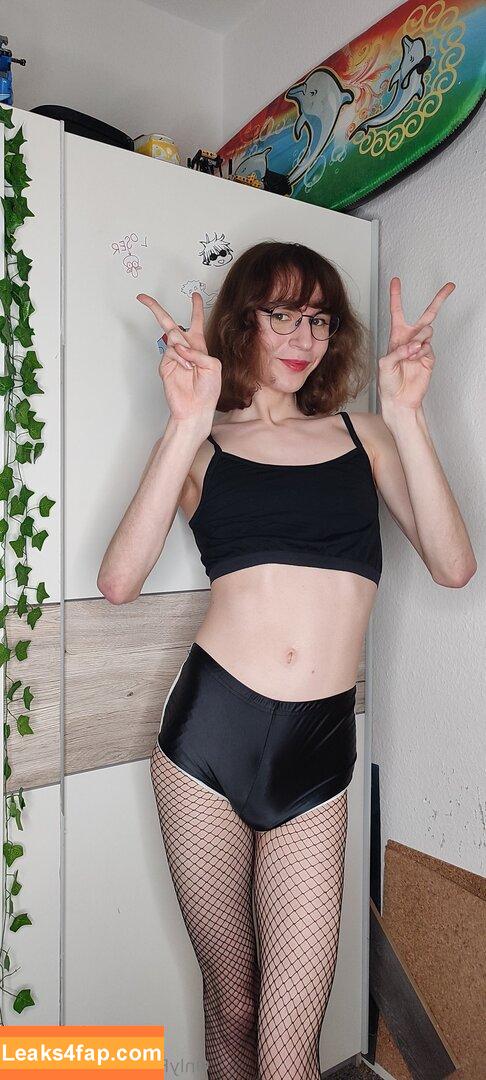 nicki_fox / officialnickifoxx leaked photo photo #0032