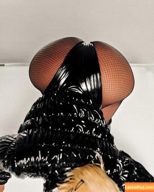 Nicki Minaj photo #0374
