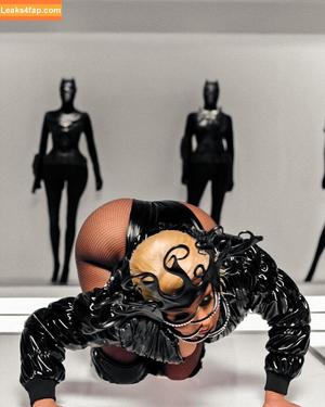 Nicki Minaj photo #0375