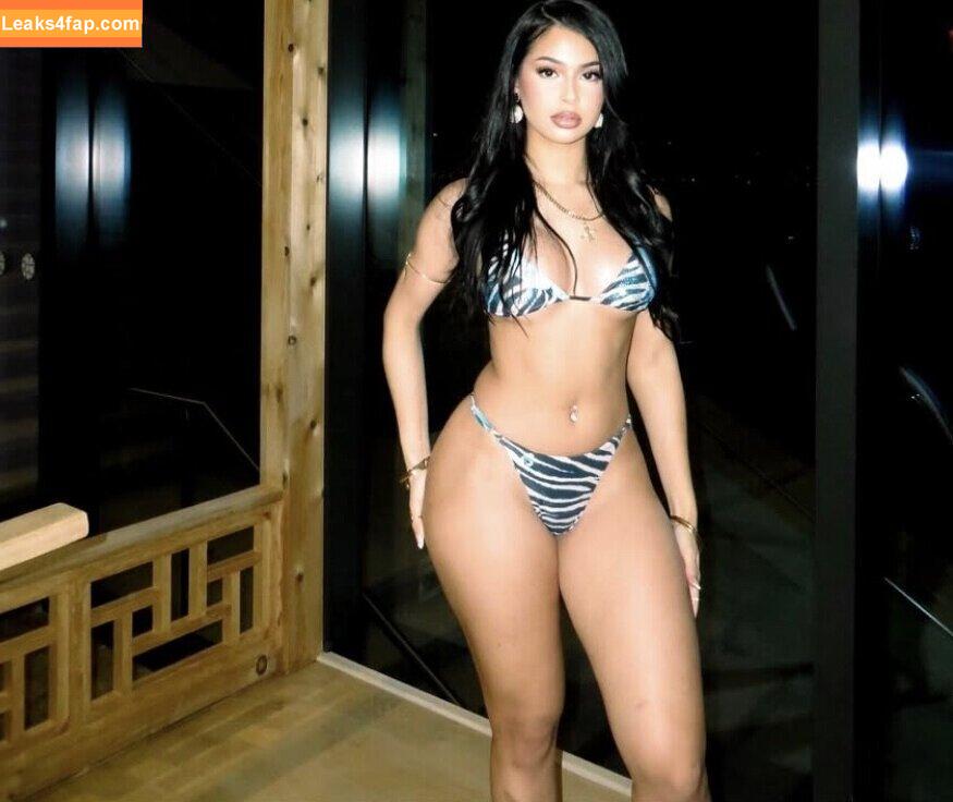 nickimariiee free nudes