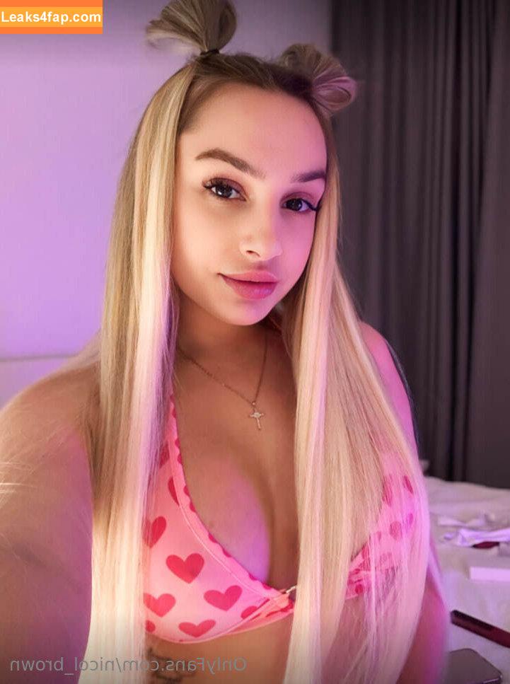nicol_brown /  leaked photo photo #0059