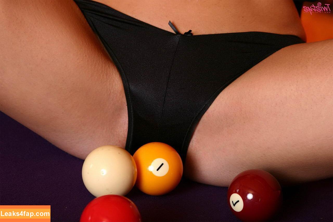 Nicole Balls /  leaked photo photo #0004
