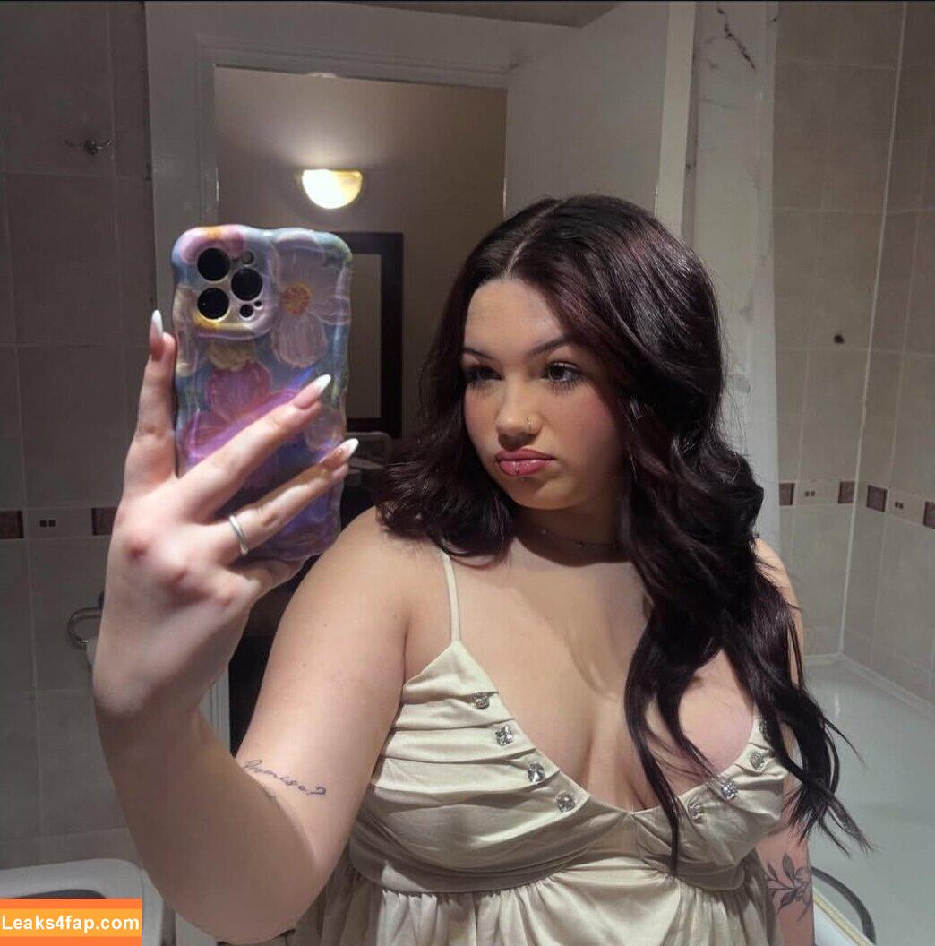 Nicole Dyer Onlyfans leaks