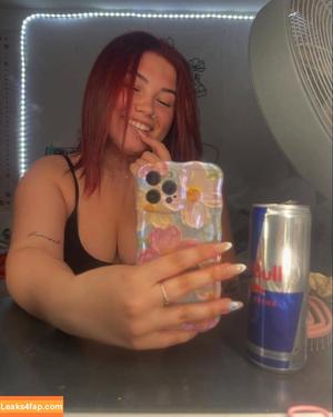 Nicole Dyer photo #0020