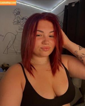 Nicole Dyer photo #0021