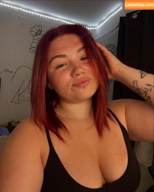 Nicole Dyer photo #0022