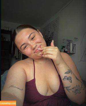 Nicole Dyer photo #0023