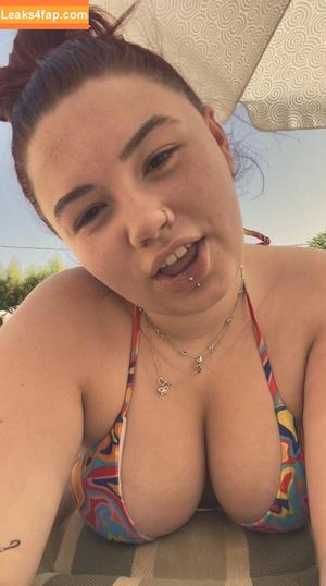 Nicole Dyer photo #0032