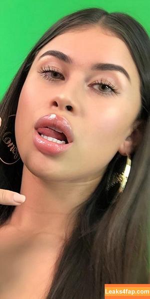 Nicole Montoya photo #0001