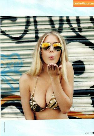 Nicole Neal photo #0108