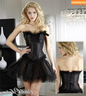 Nicole Neal photo #0131