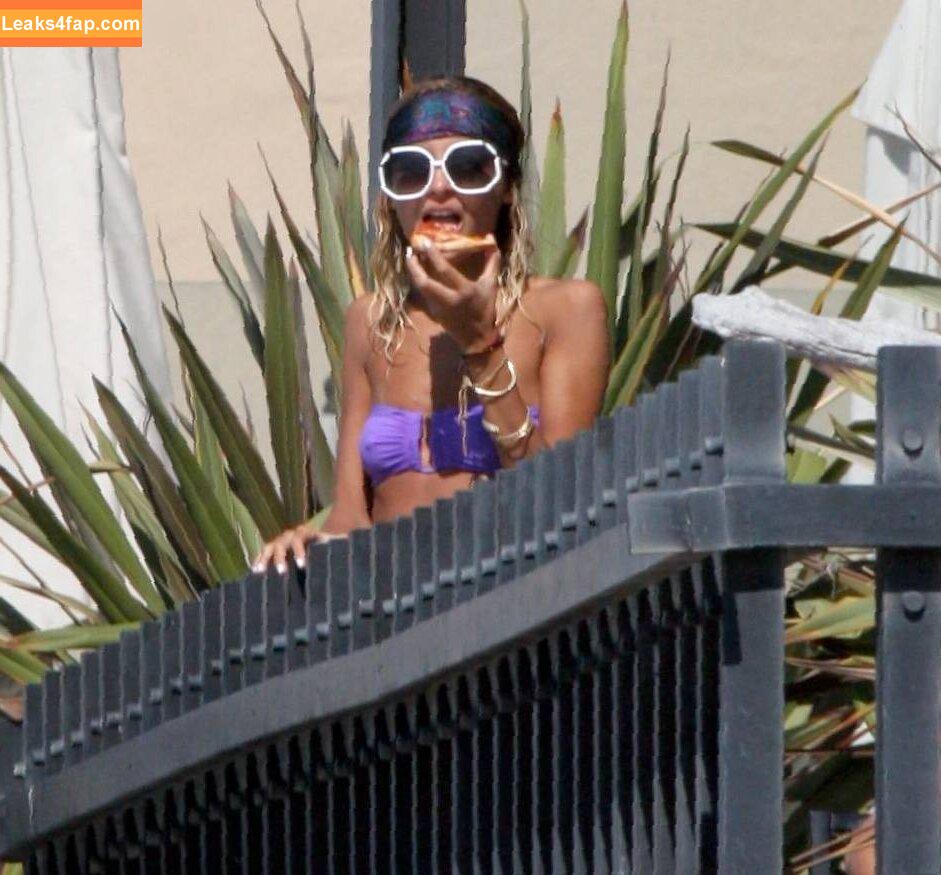 Nicole Richie / nicolerichie / nikolerichiexxx leaked photo photo #0131