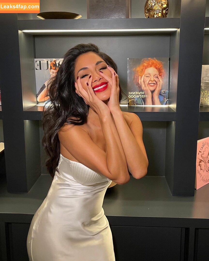 Nicole Scherzinger / NicoleScherzy / https: / nicole / nicolescherzinger слитое фото фото #0155