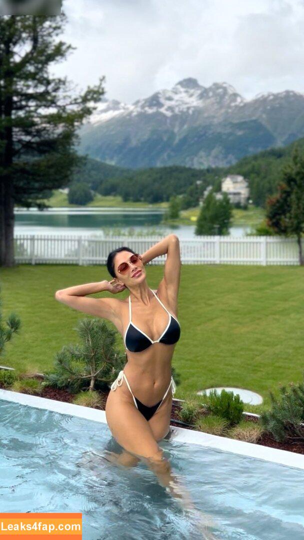 Nicole Scherzinger / NicoleScherzy / https: / nicole / nicolescherzinger слитое фото фото #1279