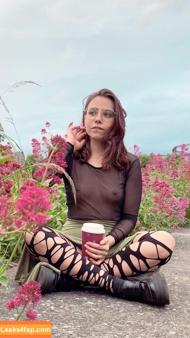 Nicole Vachevski / petitenikole leaked photo photo #0013