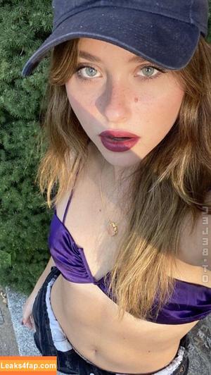 Nicole Wallace photo #0026