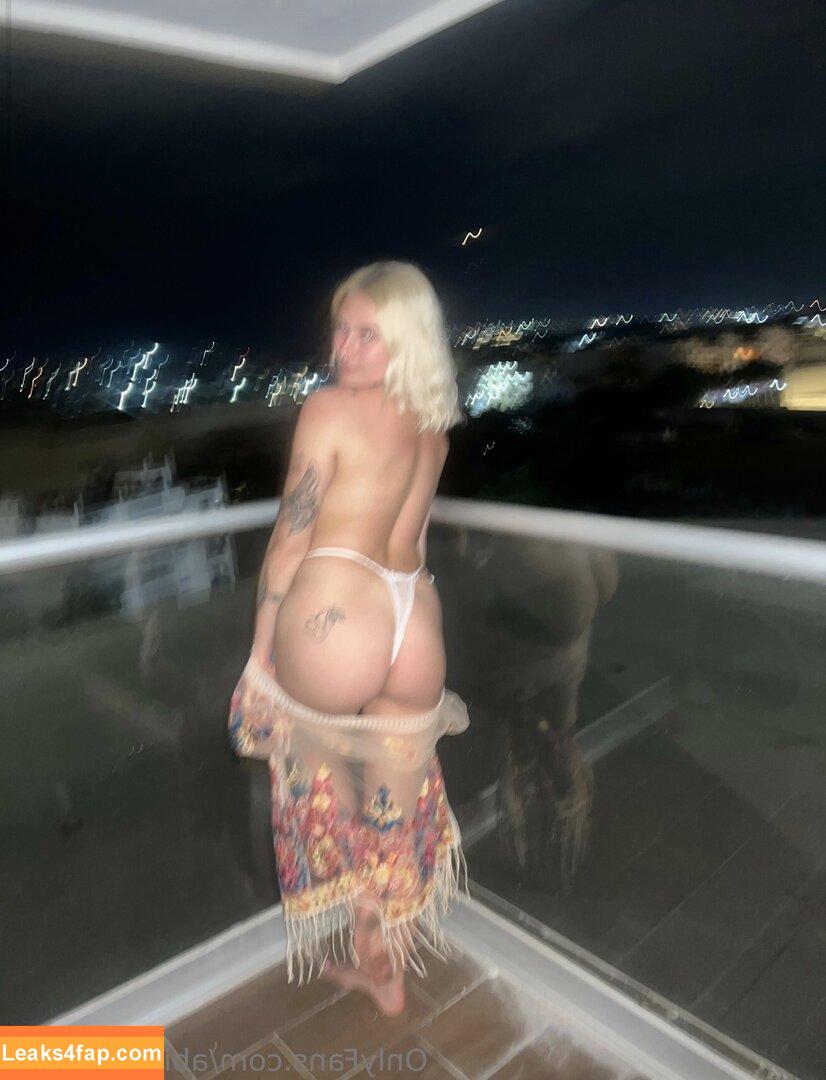 nicolee.sweets /  leaked photo photo #0035