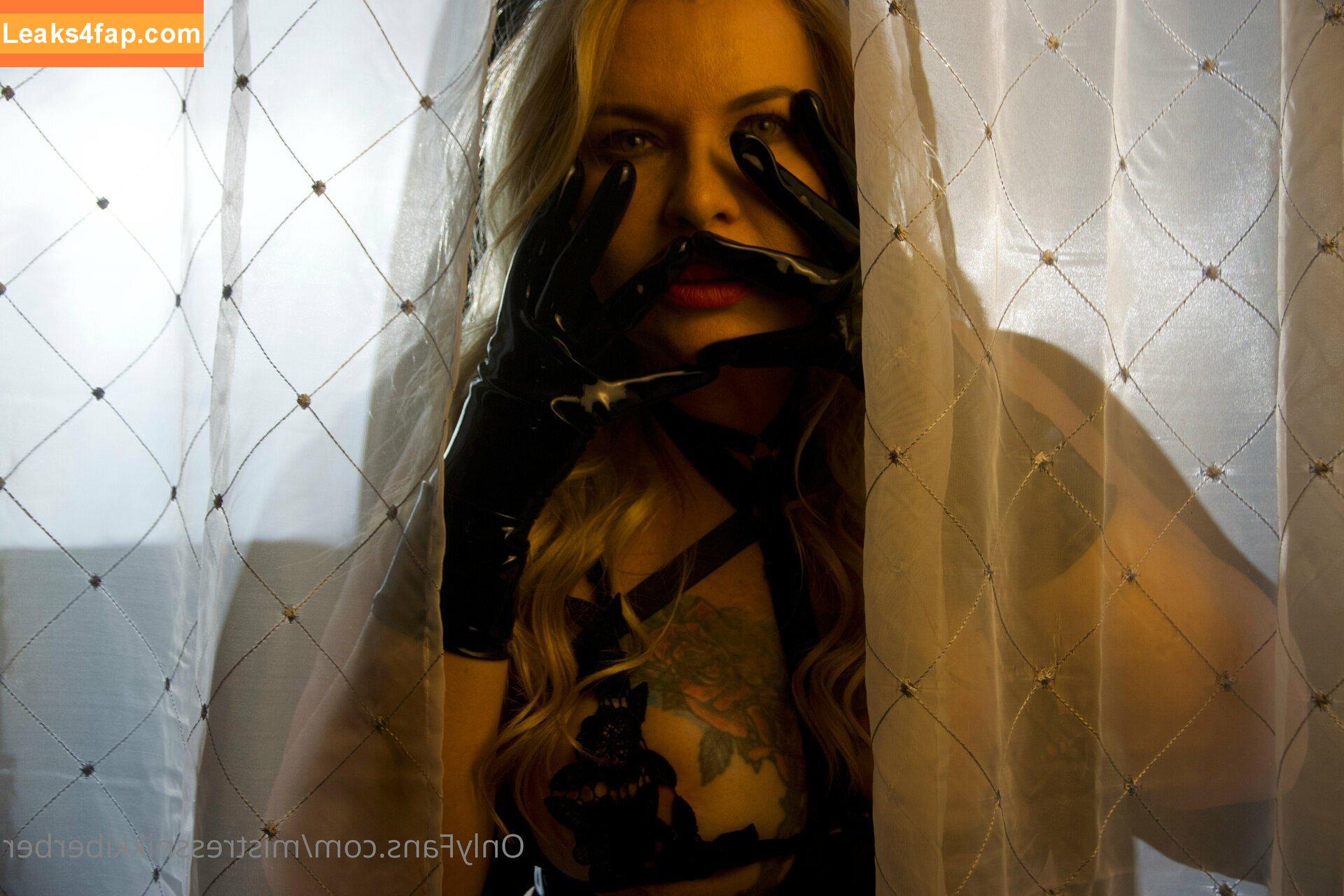 nicoleperrie / perrie.nicole leaked photo photo #0014