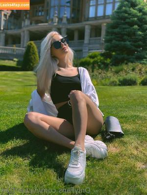 nicolettten photo #0036