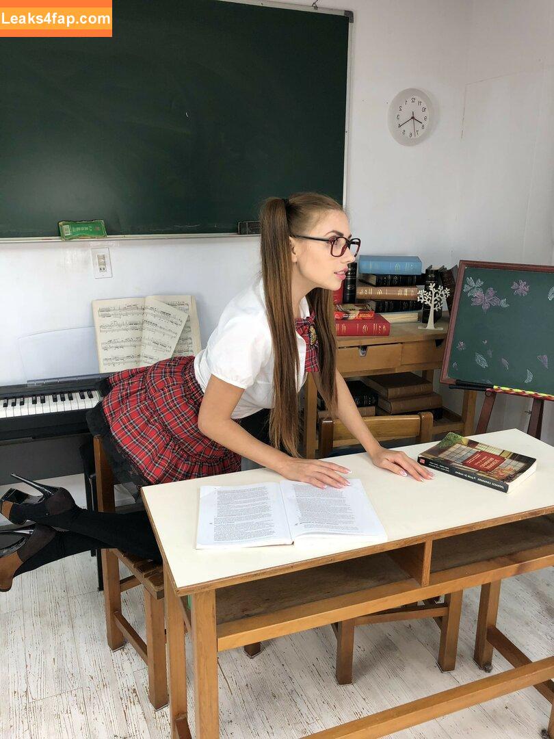 Niemira / _niemiraofficial_ слитое фото фото #0291