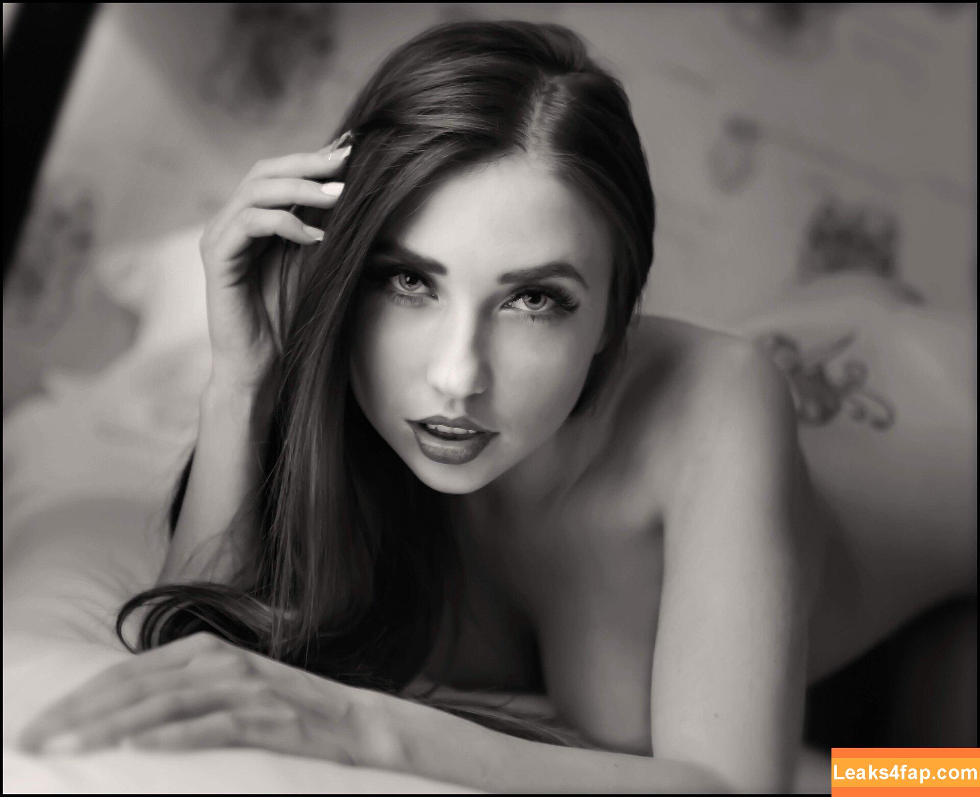 Niemira / _niemiraofficial_ слитое фото фото #0306