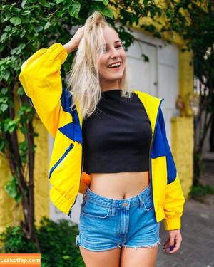 Nienke Helthuis photo #0032