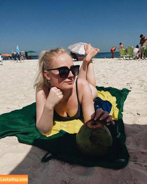 Nienke Helthuis photo #0040
