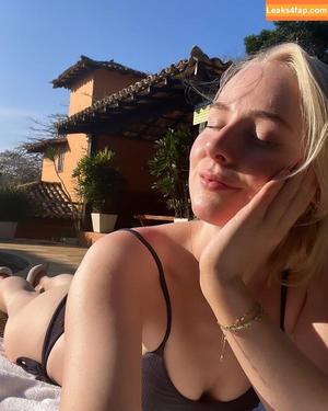 Nienke Helthuis photo #0042