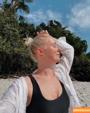 Nienke Helthuis photo #0053
