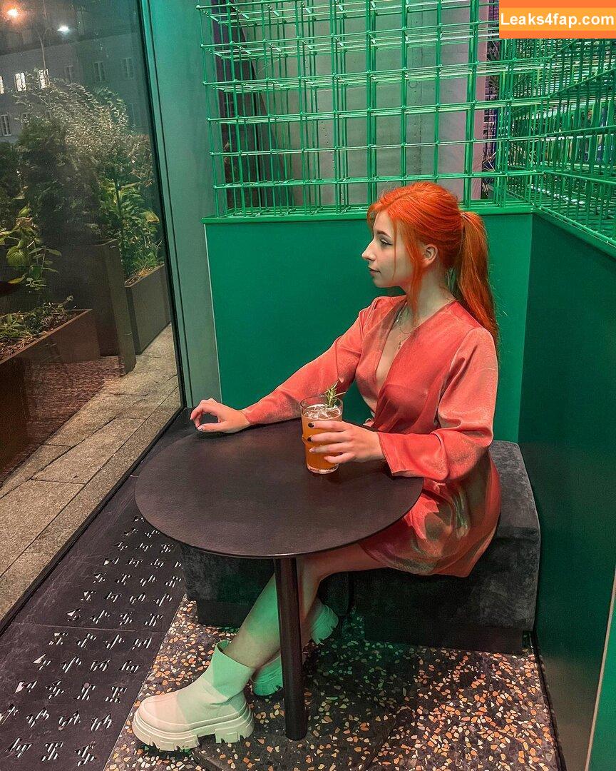 nieuczesana /  leaked photo photo #0011