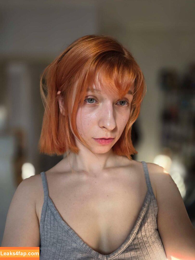 nieuczesana /  leaked photo photo #0016