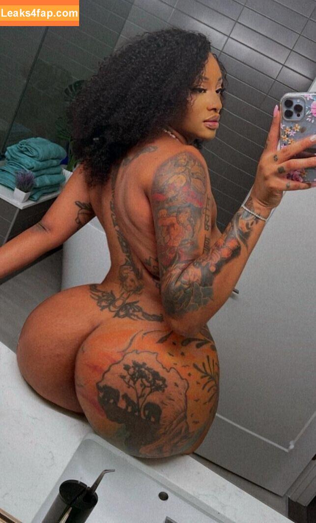 nigerianamazon / sophialillis leaked photo photo #0038