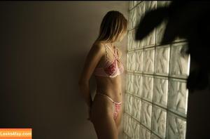 Nika Strawberry photo #0040