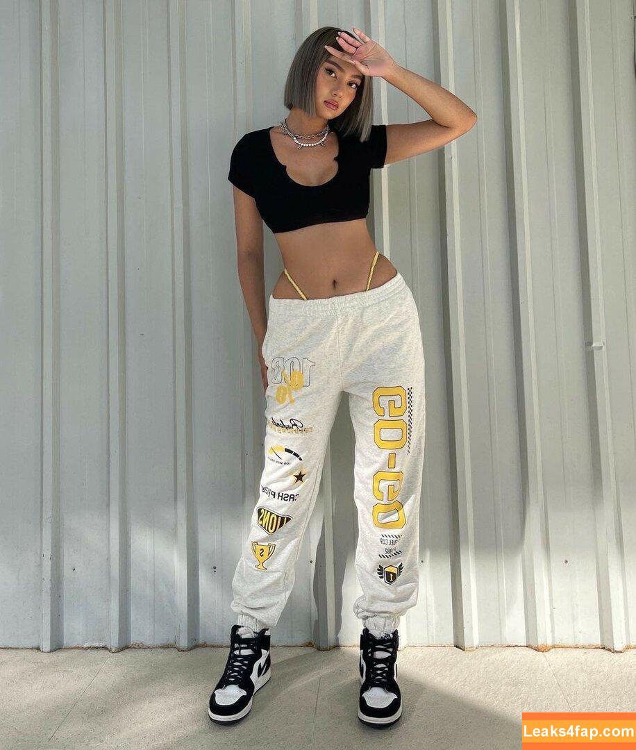 nikahigashionna /  leaked photo photo #0047