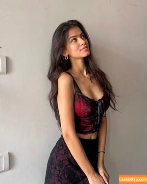 Niki Lalwani фото #0002
