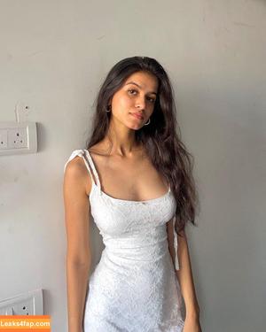 Niki Lalwani фото #0014