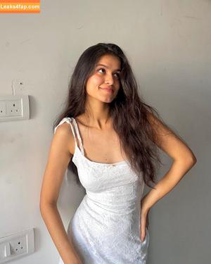 Niki Lalwani фото #0015