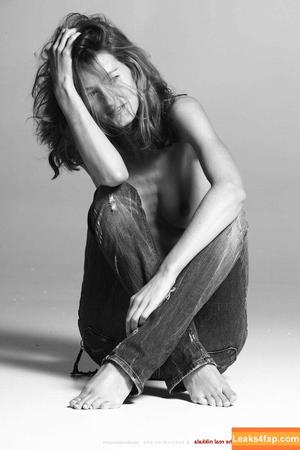 Nikkala Stott photo #0924