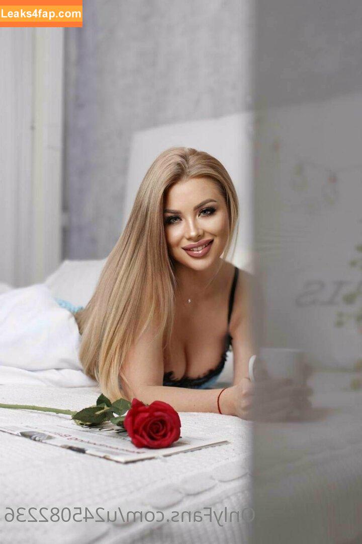 nikki_cox / nikkicox0000 leaked photo photo #0001