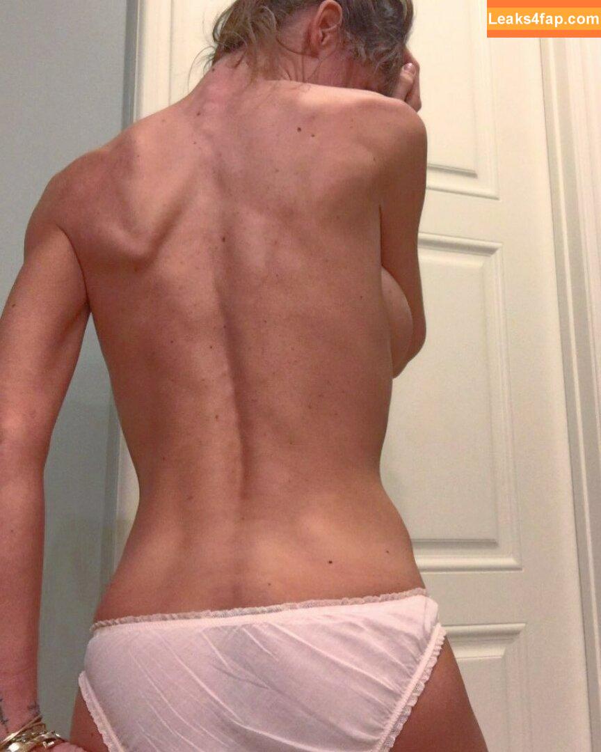 nikki_cox / nikkicox0000 leaked photo photo #0061