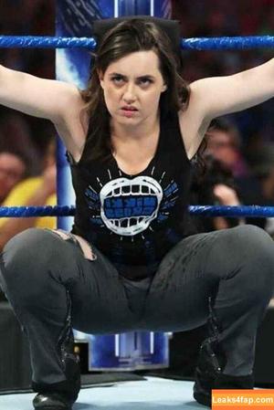 Nikki Cross photo #0028