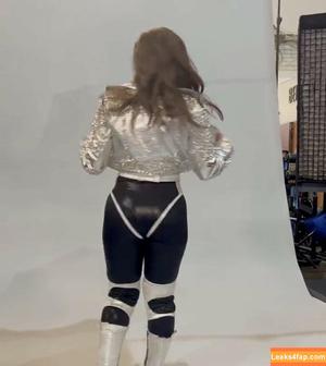 Nikki Cross фото #0054